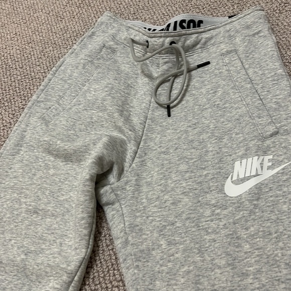 Womens Nike pants size xs - Picture 2 of 4